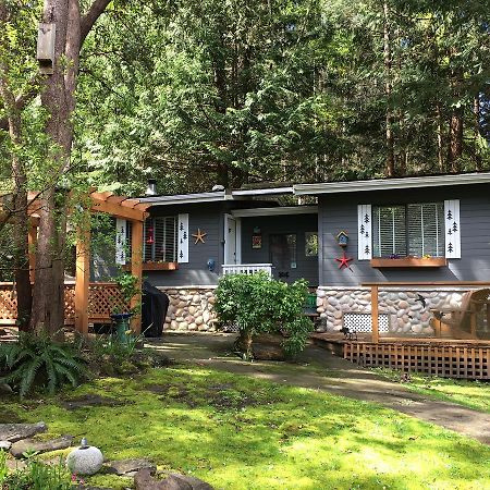 Sticks And Stones Cottage-Arbutus Grove Montague Harbour Exterior foto